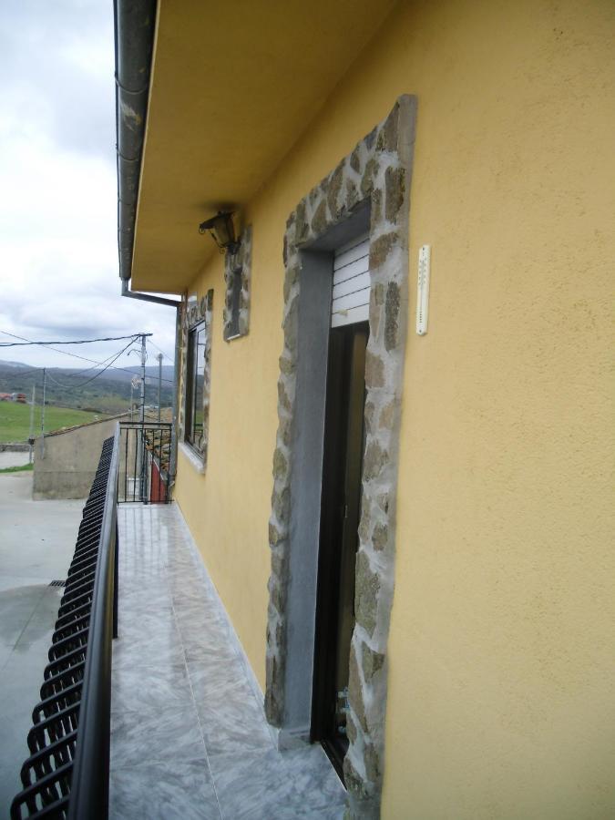 Valdefuentes de Sangusín Casa Rural El Carrascal מראה חיצוני תמונה